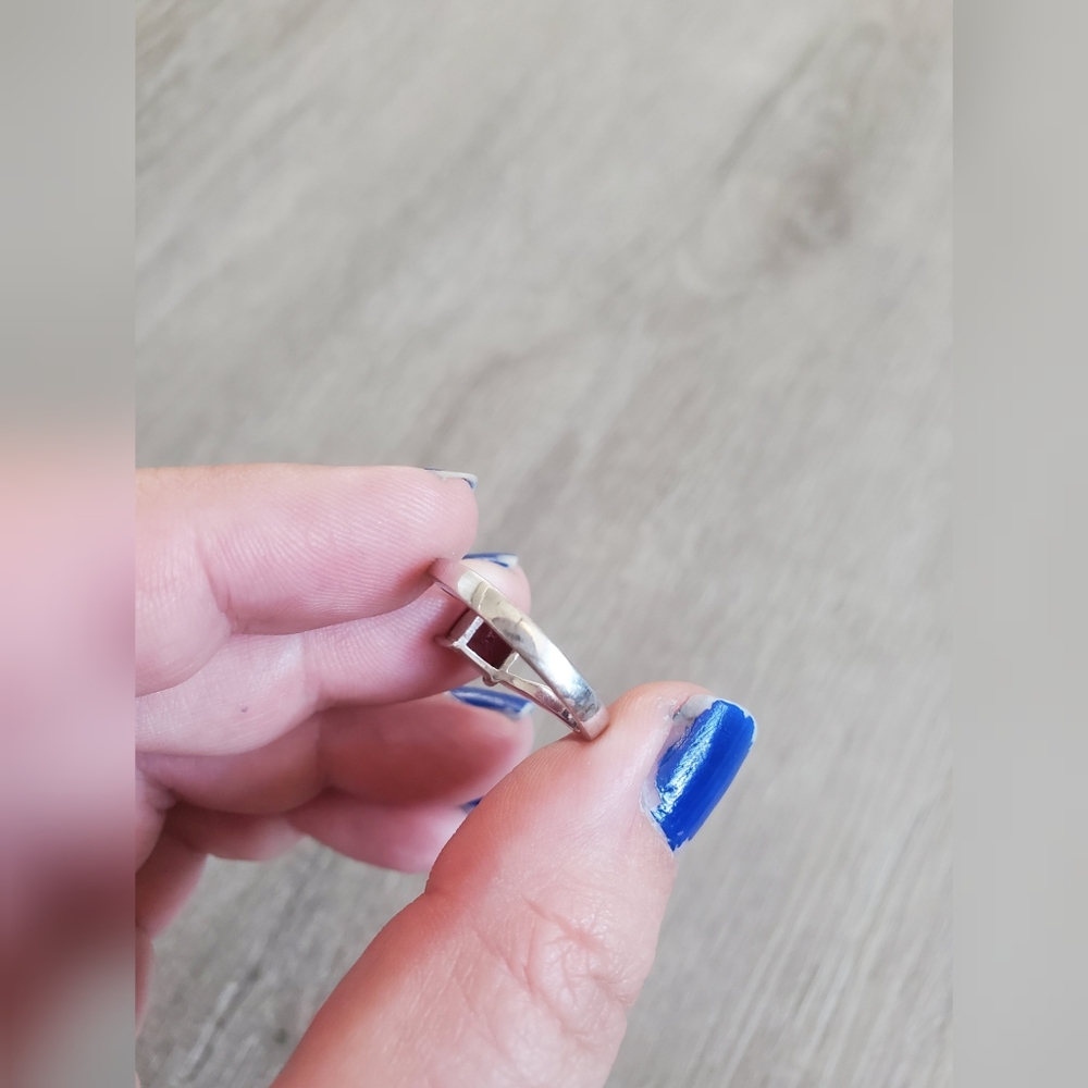 Garnet square solitaire ring - Picture 4 of 5